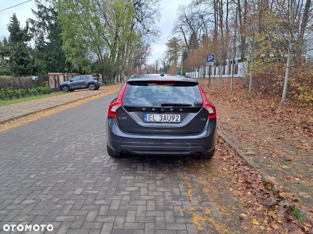 Volvo V60 T3 Summum - 5