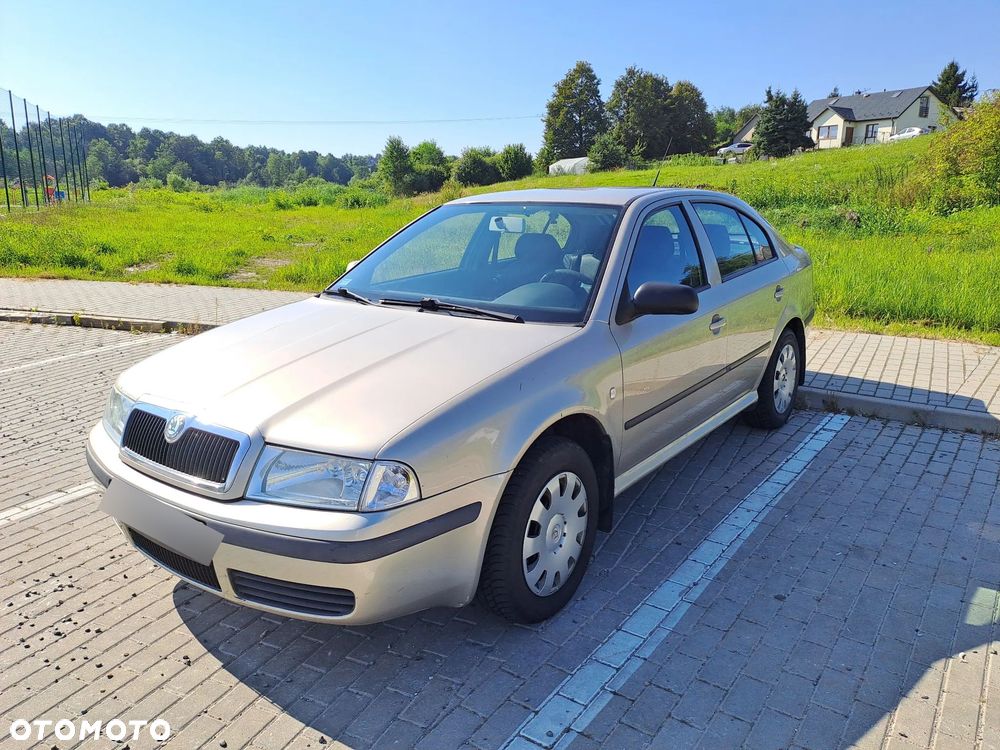 Skoda Octavia 1.6 Tour - 1