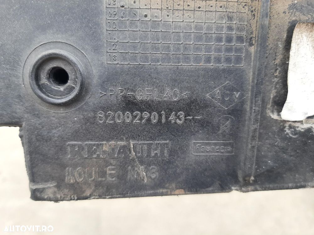 trager renault clio 3  2009 8200834857 - 2