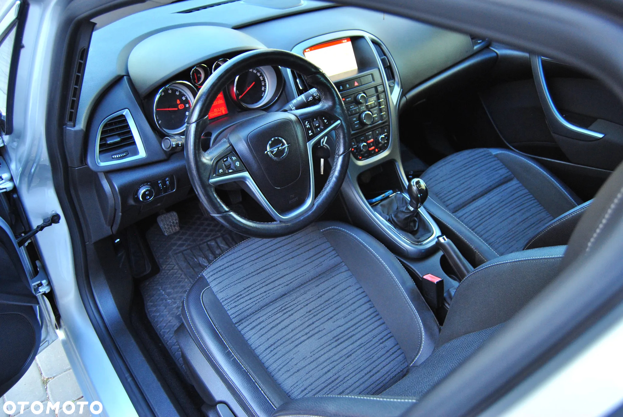 Opel Astra IV 1.4 T Cosmo - 28