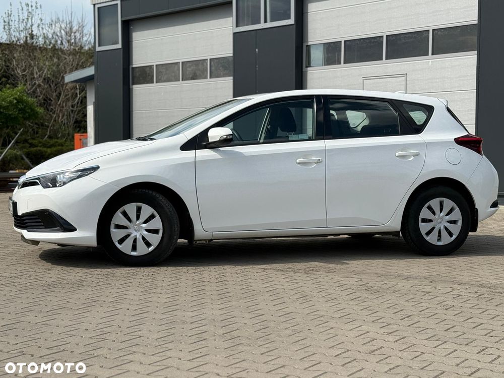 Toyota Auris - 2