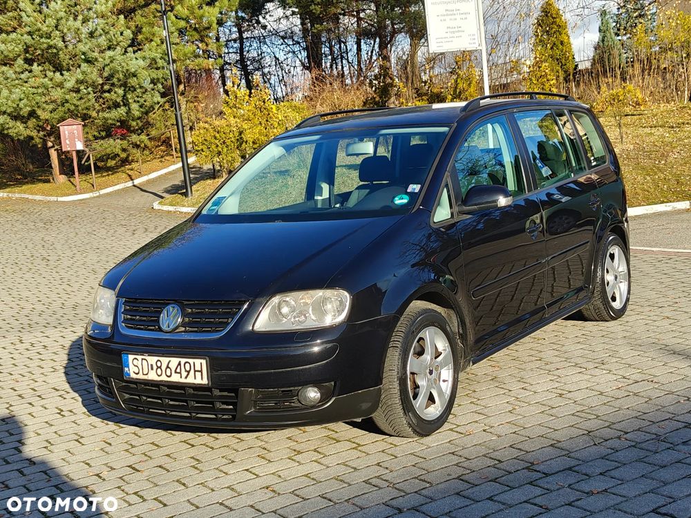 Volkswagen Touran 2.0 FSI Highline - 24