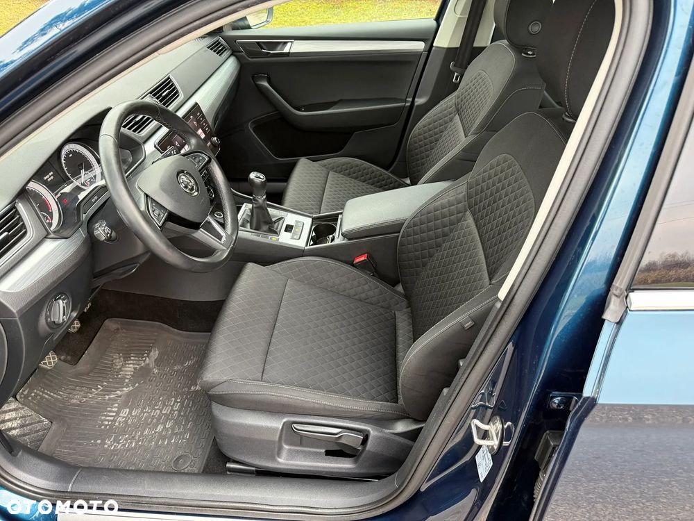 Skoda Superb 2.0 TDI SCR Ambition - 10