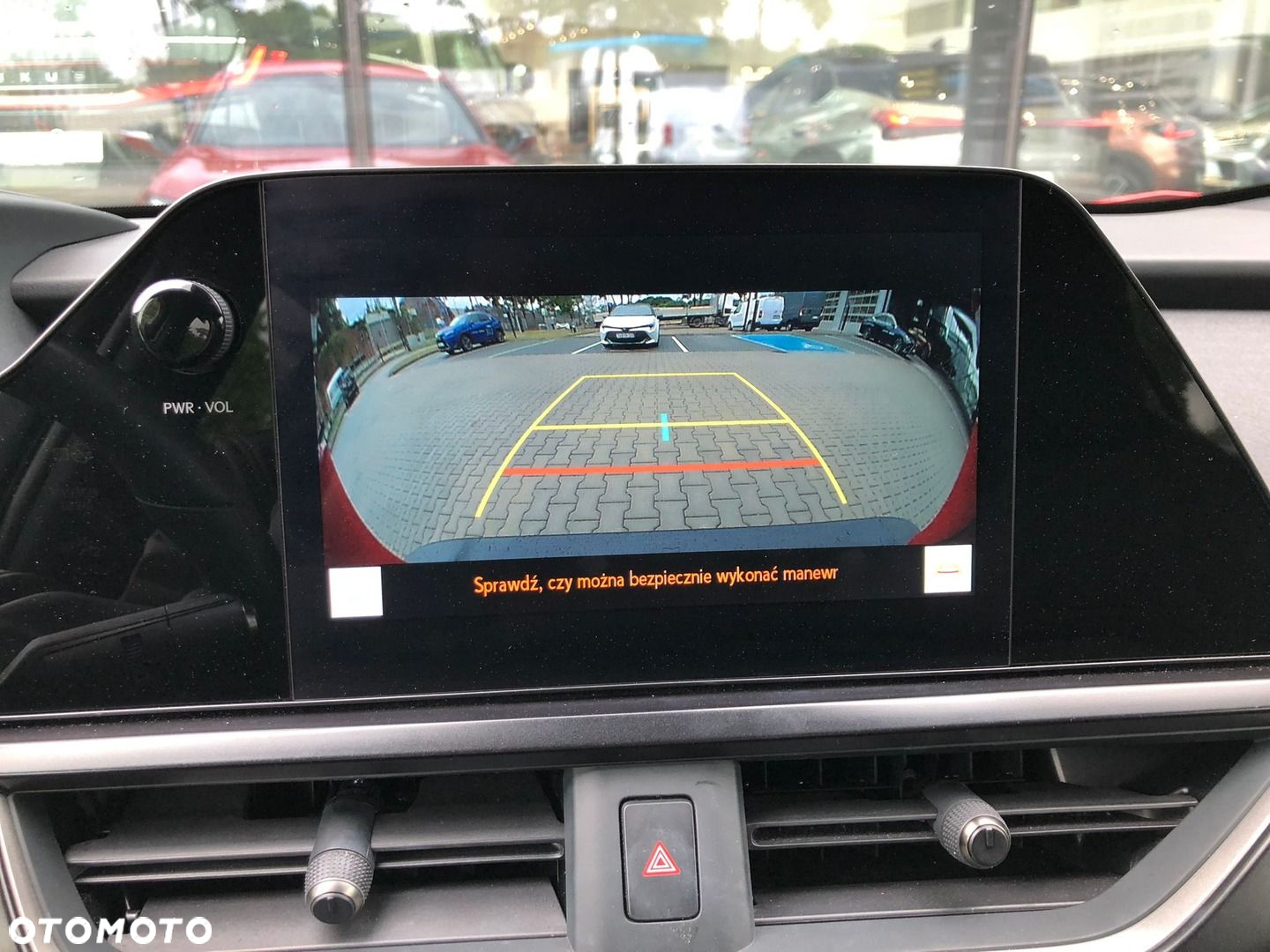 Lexus UX - 21