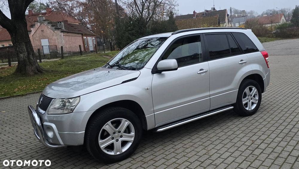 Suzuki Grand Vitara 2.0 De luxe - 2