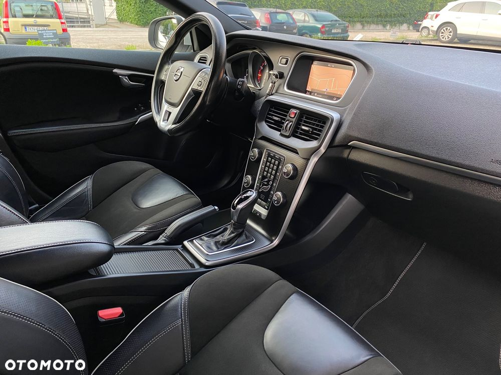 Volvo V40 T4 Drive-E R-Design Momentum - 34