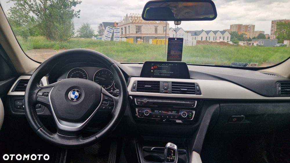BMW Seria 3 318i - 13