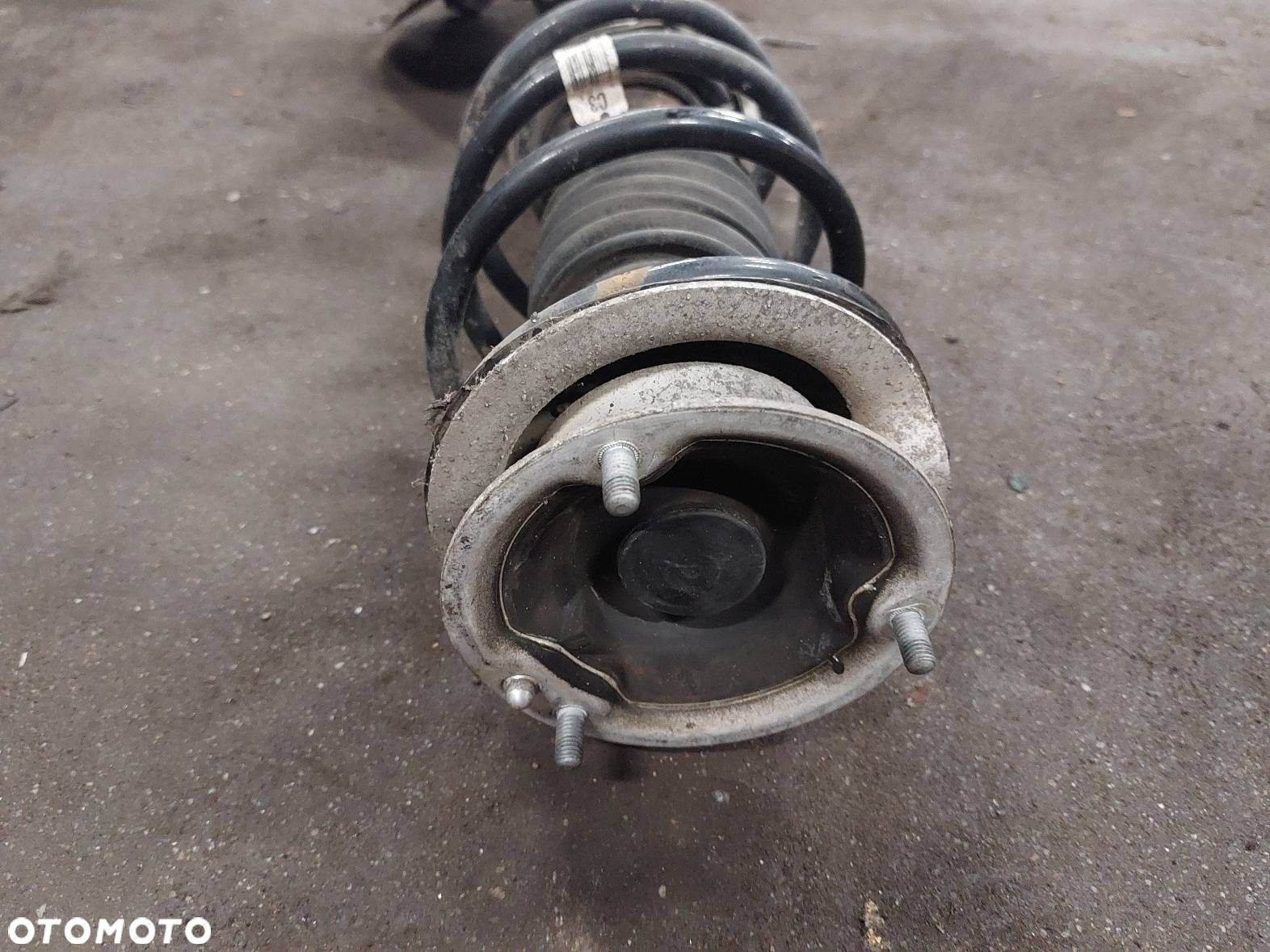 AMORTYZATOR SPRĘŻYNA ZWROTNICA PRAWY PRZÓD BMW E90 320d 2.0 D 6796156 - 2