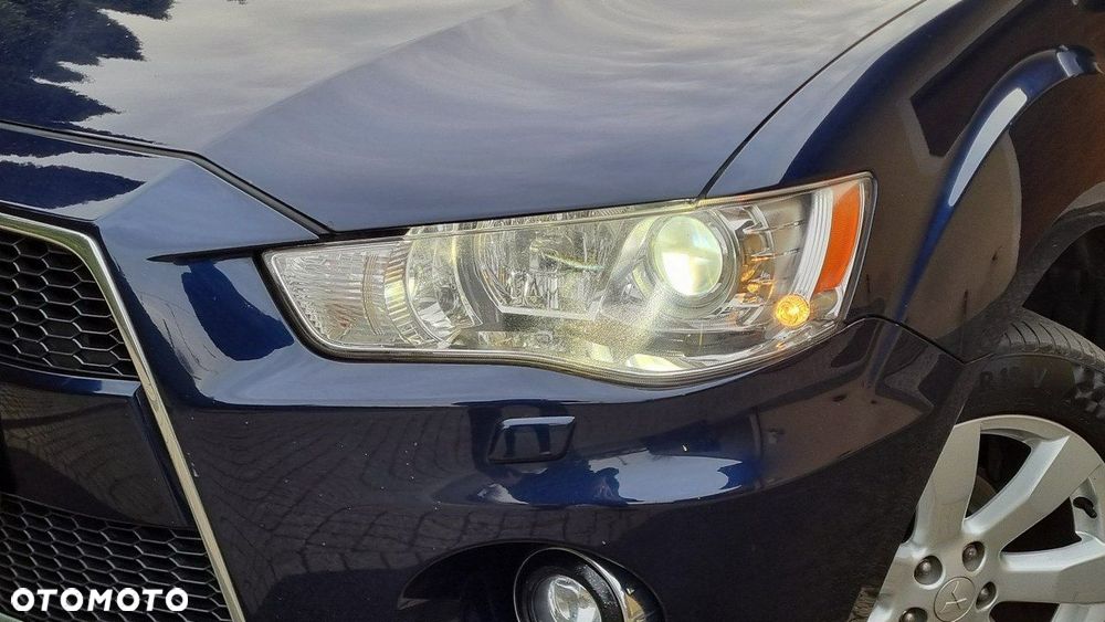 Mitsubishi Outlander - 3