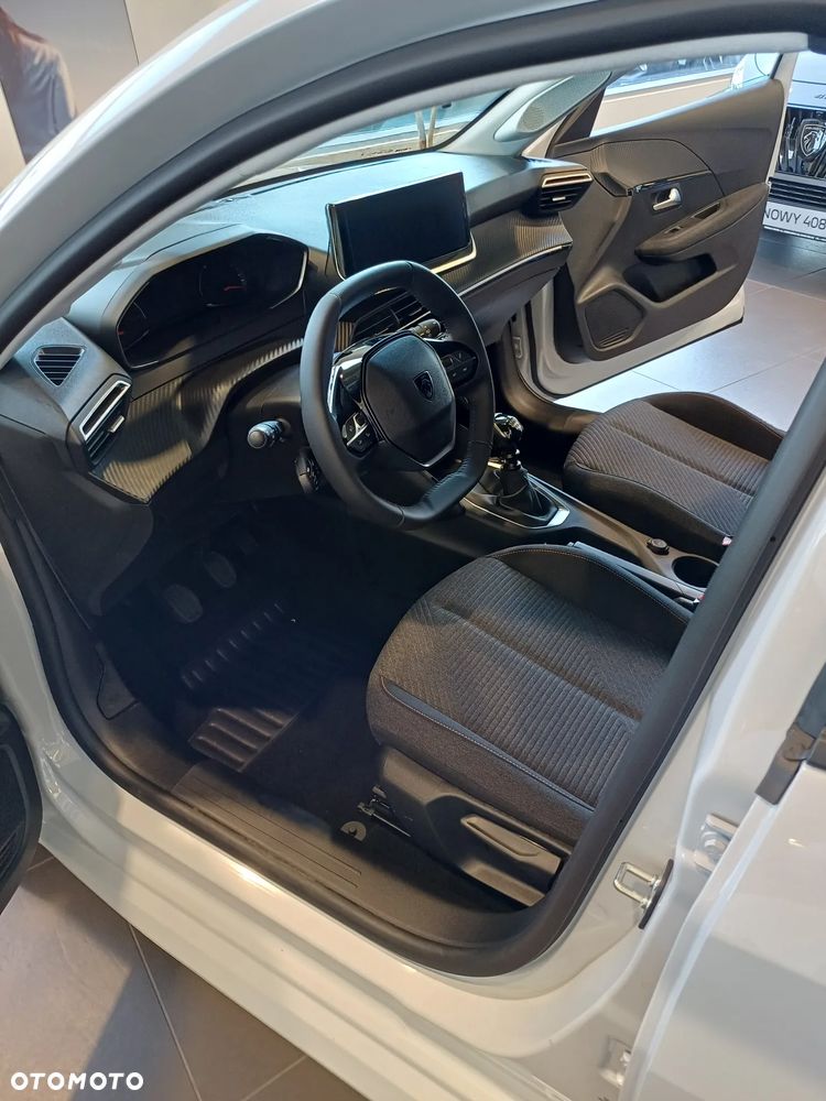 Peugeot 208 - 9