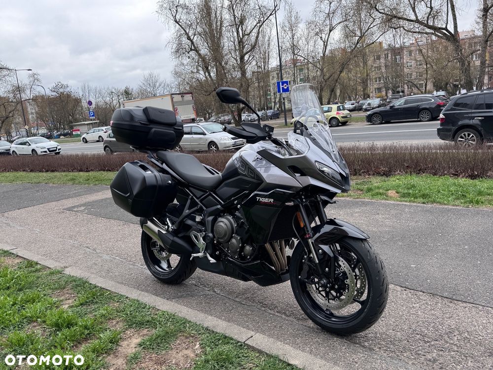 Triumph Tiger - 1