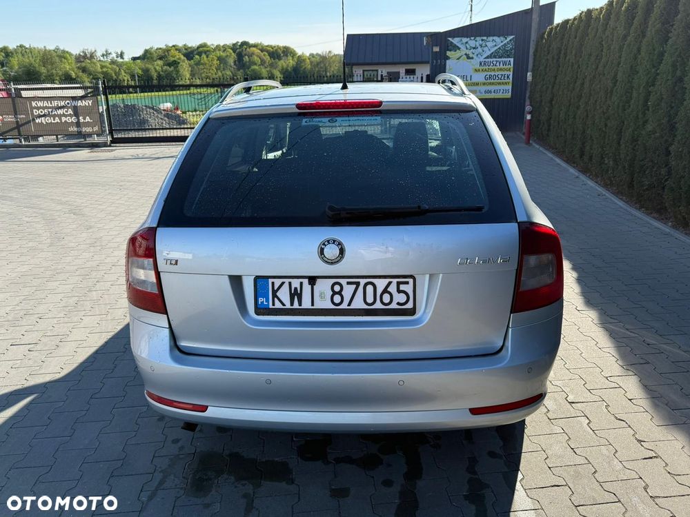 Skoda Octavia 1.6 - 10