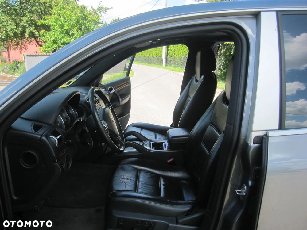 Porsche Cayenne - 5