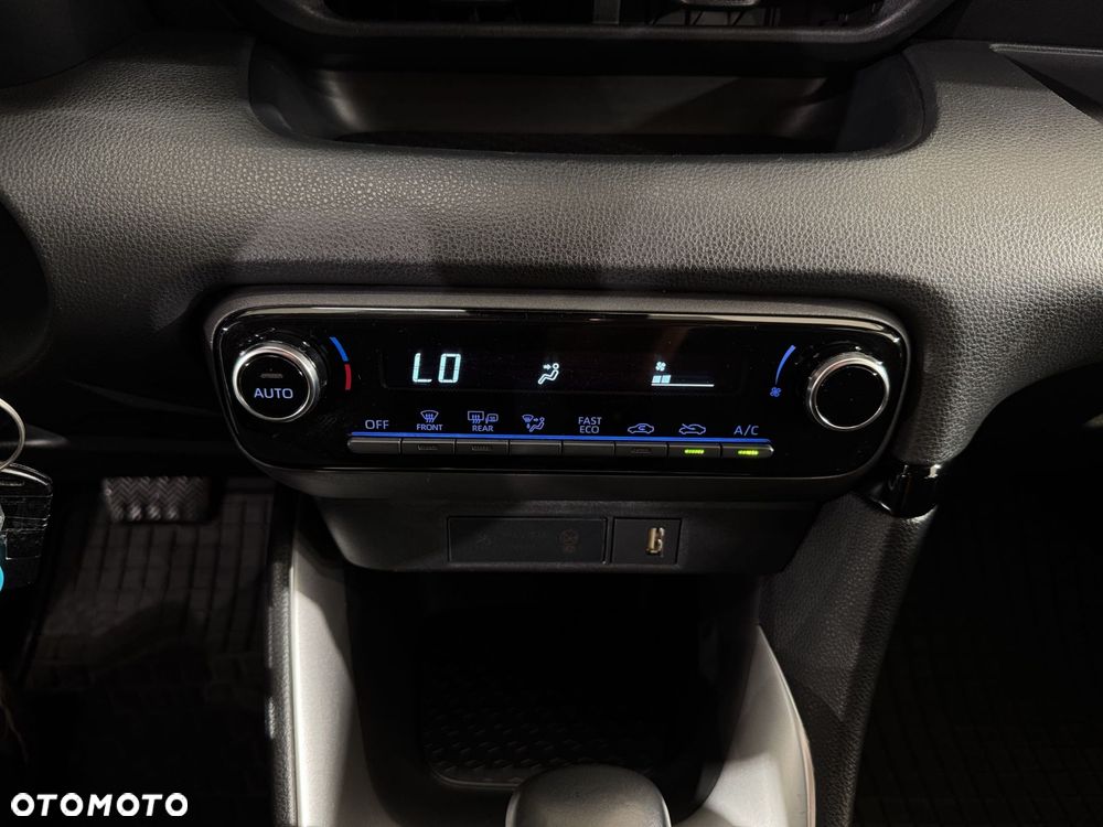 Toyota Yaris - 17
