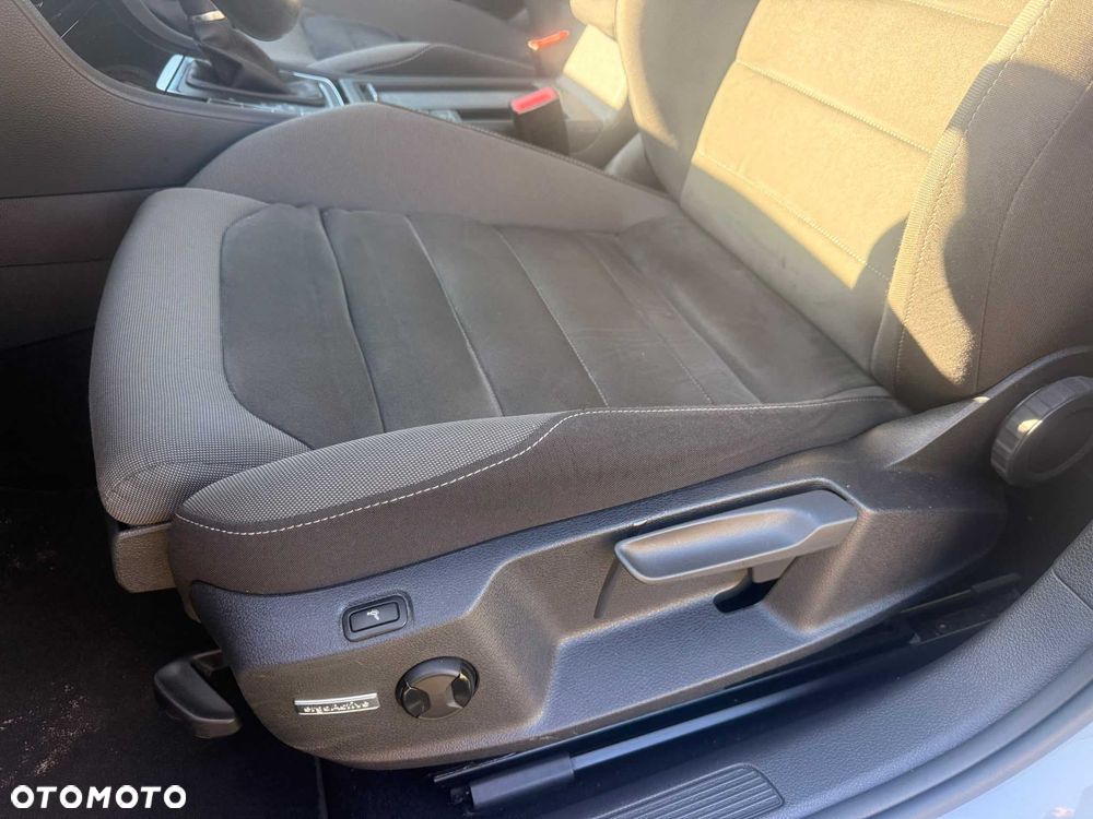 Volkswagen Golf Variant - 10