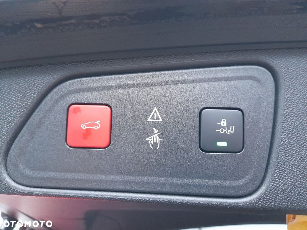 Peugeot 3008 1.2 PureTech Allure S&S EAT8 - 21