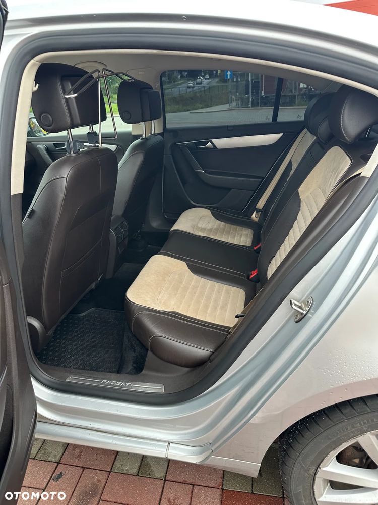 Volkswagen Passat 2.0 TDI Highline DSG - 9