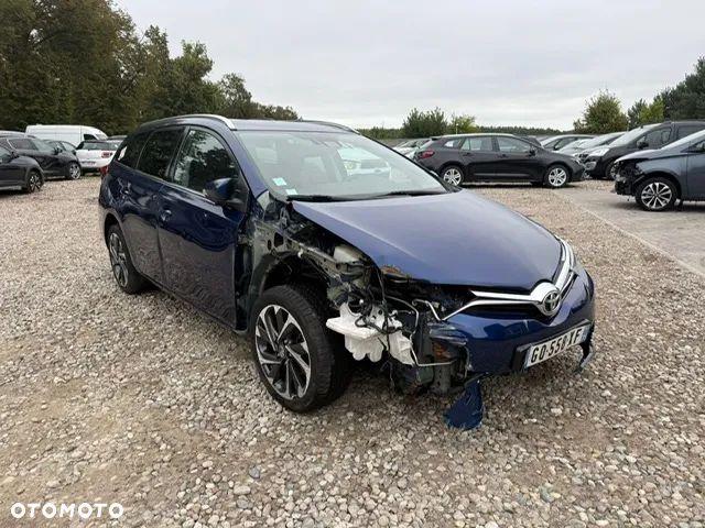 Toyota Auris 1.6 D-4D Design Edition - 1