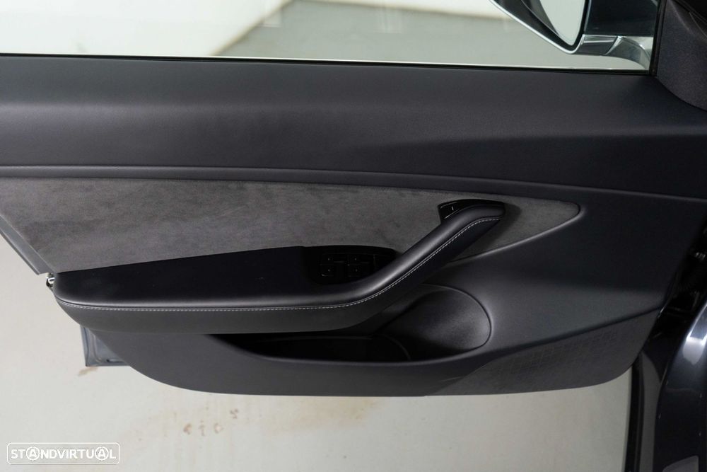 Tesla Model 3 Performance Dual Motor AWD - 19