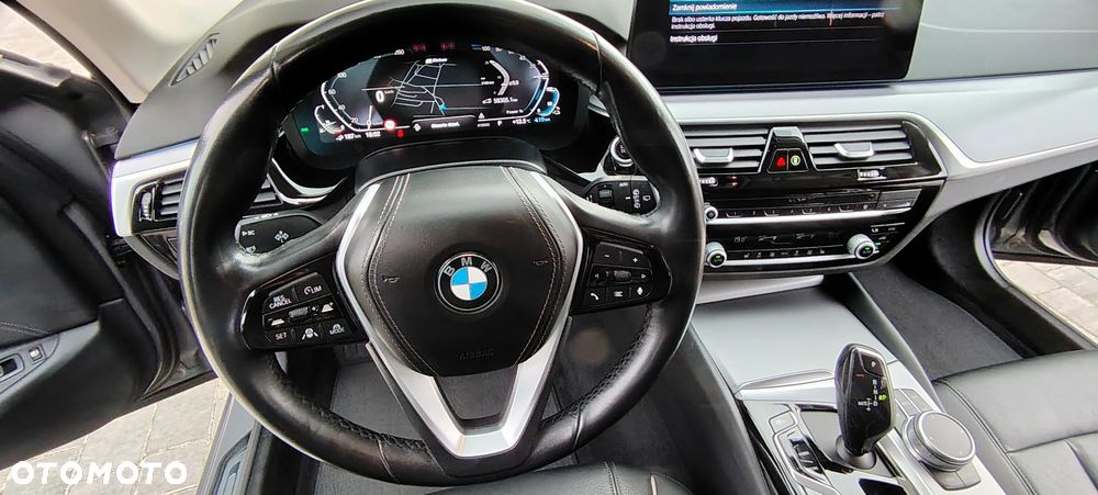 BMW Seria 5 530e Luxury Line sport - 23