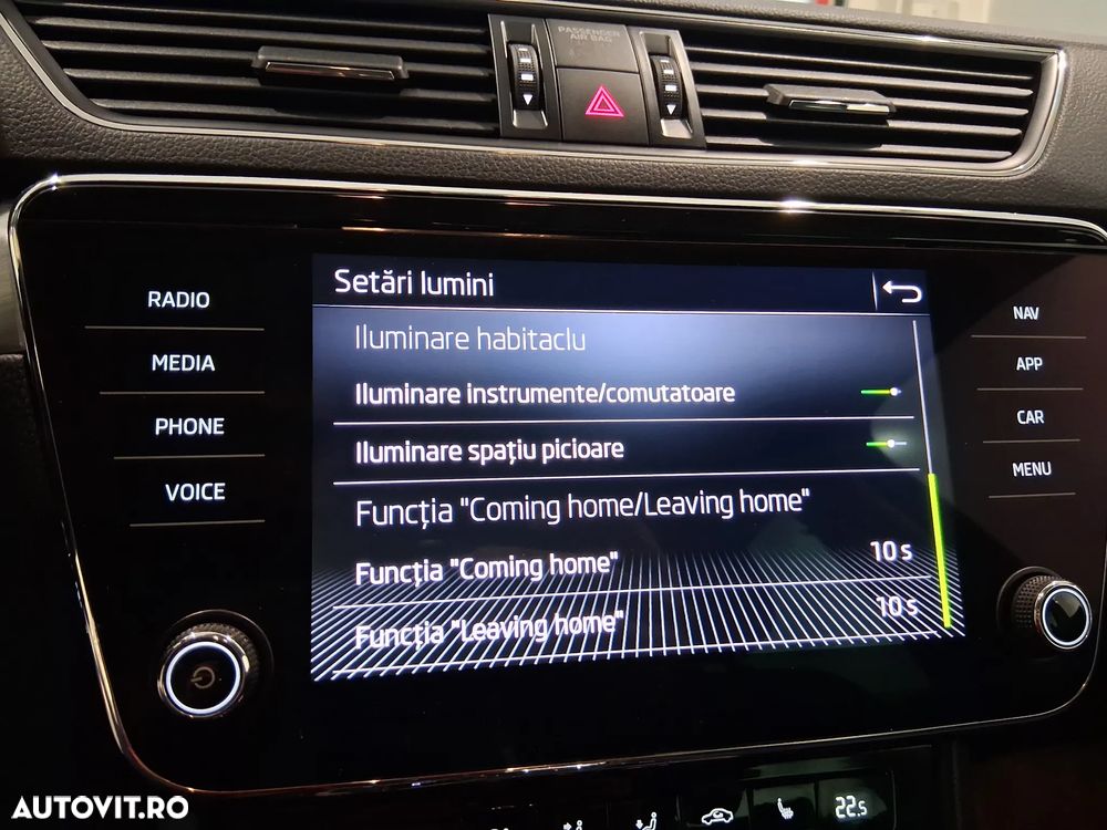 Skoda Superb 2.0 TDI DSG Ambition - 29