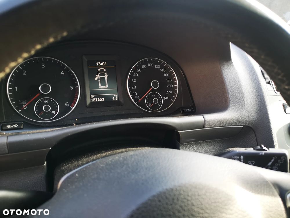 Volkswagen Touran 1.6 TDI DPF BlueMotion Technology DSG Comfortline - 4