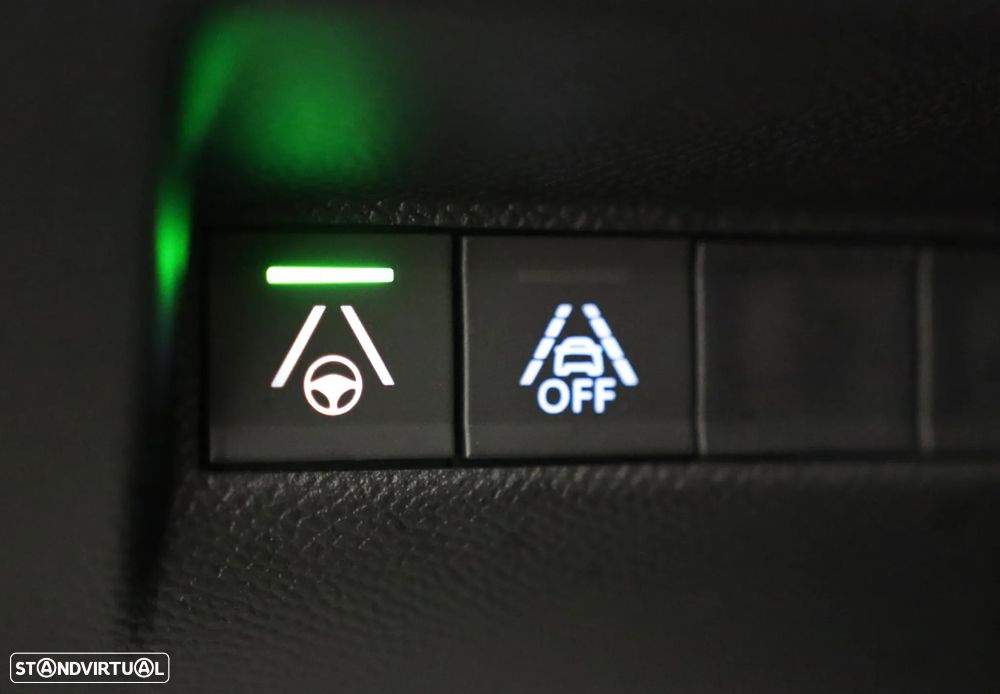 Peugeot 2008 PureTech 155 EAT8 GT - 16