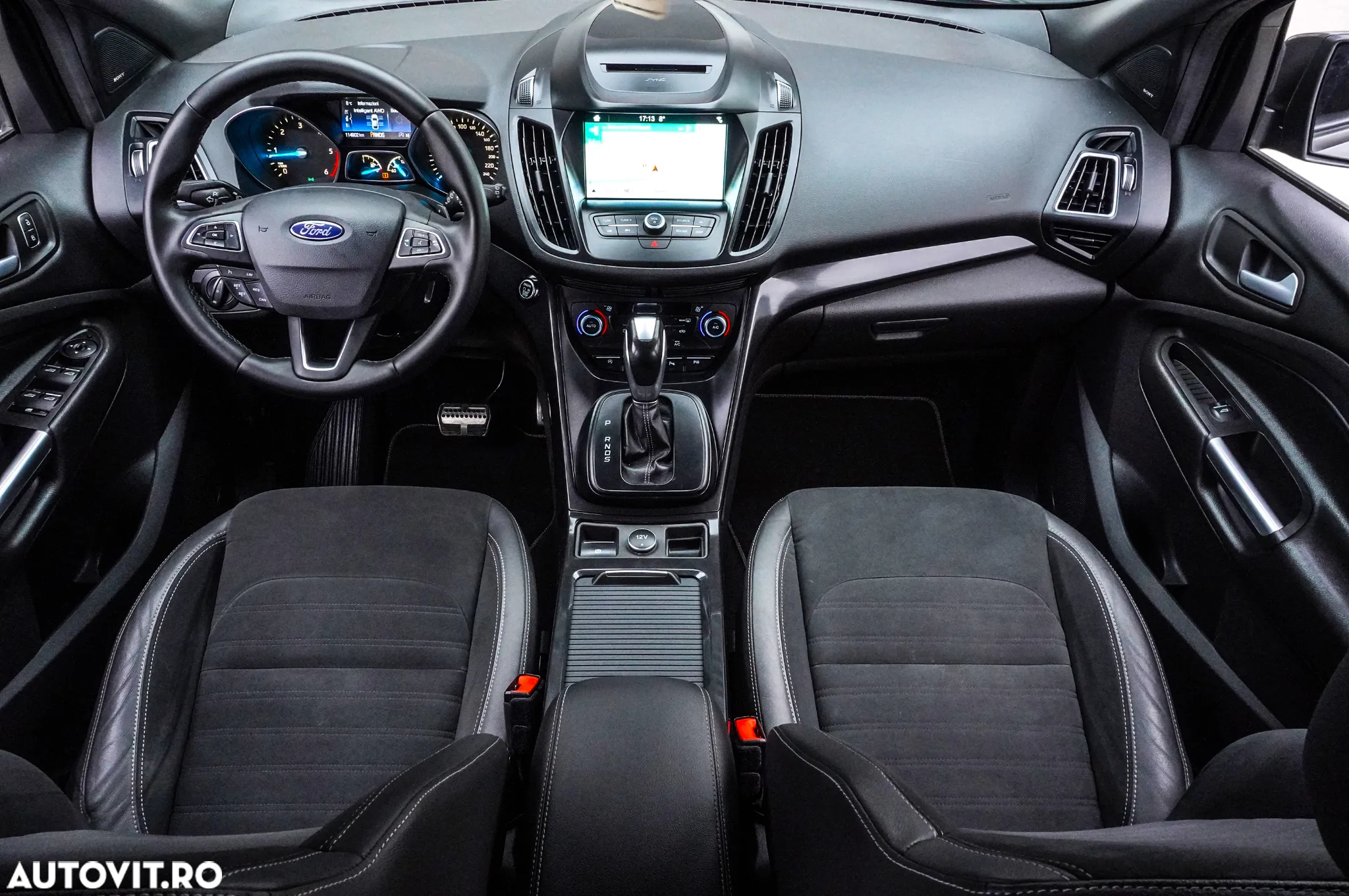 Ford Kuga 2.0 TDCi 4WD Powershift ST-Line - 8