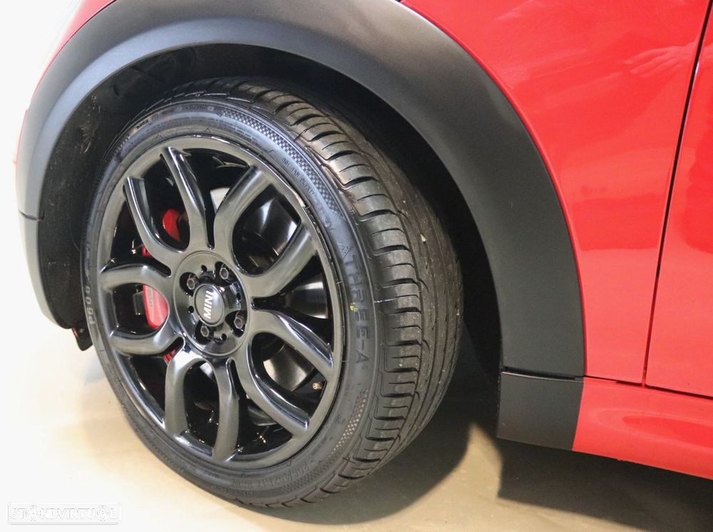 MINI Cabrio John Cooper Works - 3