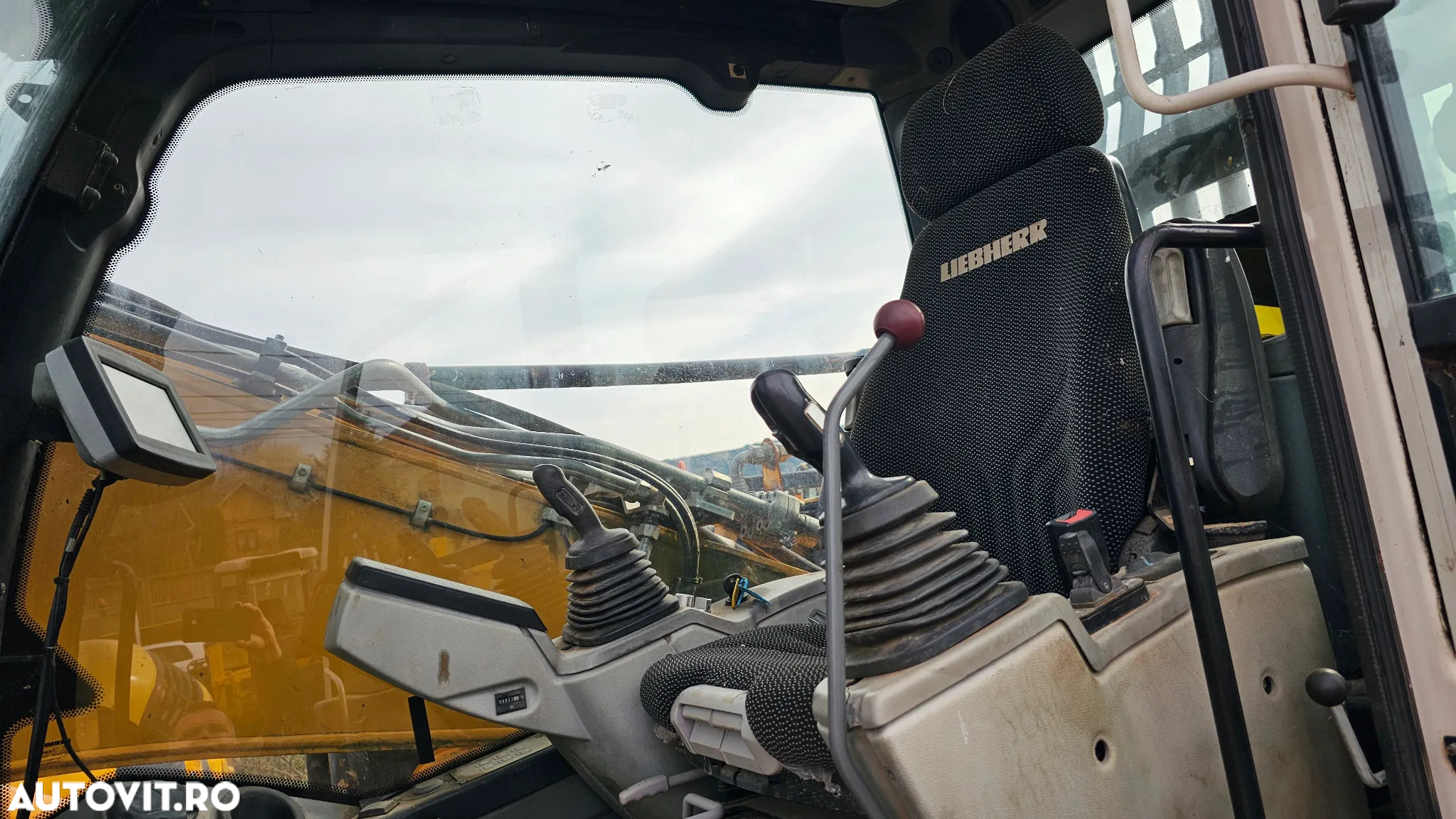 Liebherr R 916 Excavator pe șenile - 3