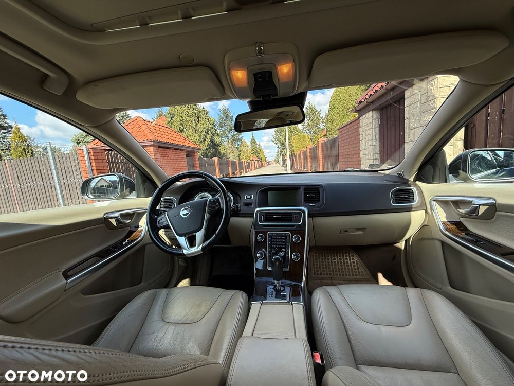 Volvo V60 D3 Geartronic Momentum - 2