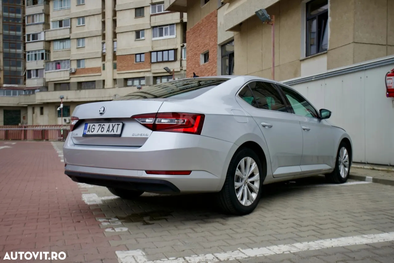 Skoda Superb 2.0 TDI DSG Ambition - 17
