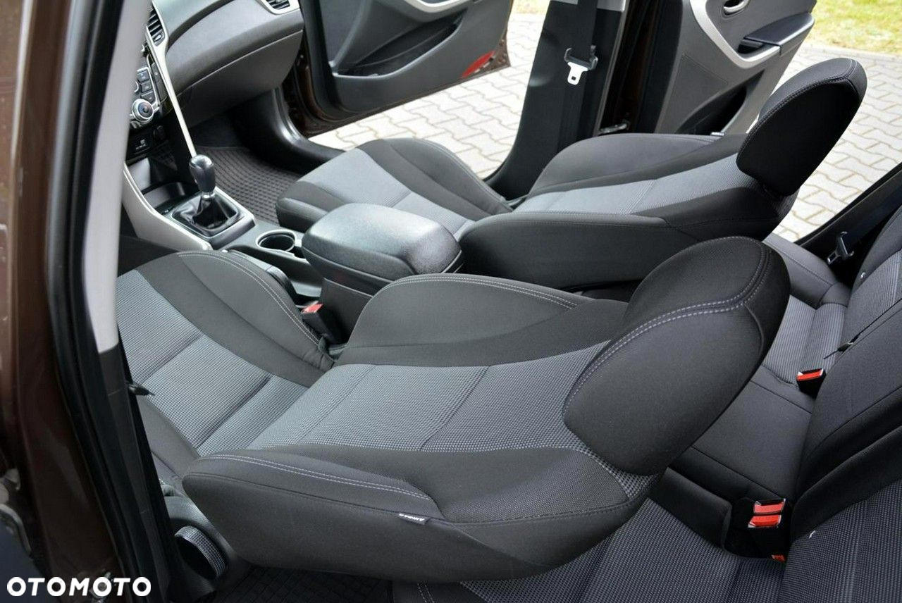Hyundai i30 Kombi 1.4 Trend - 24
