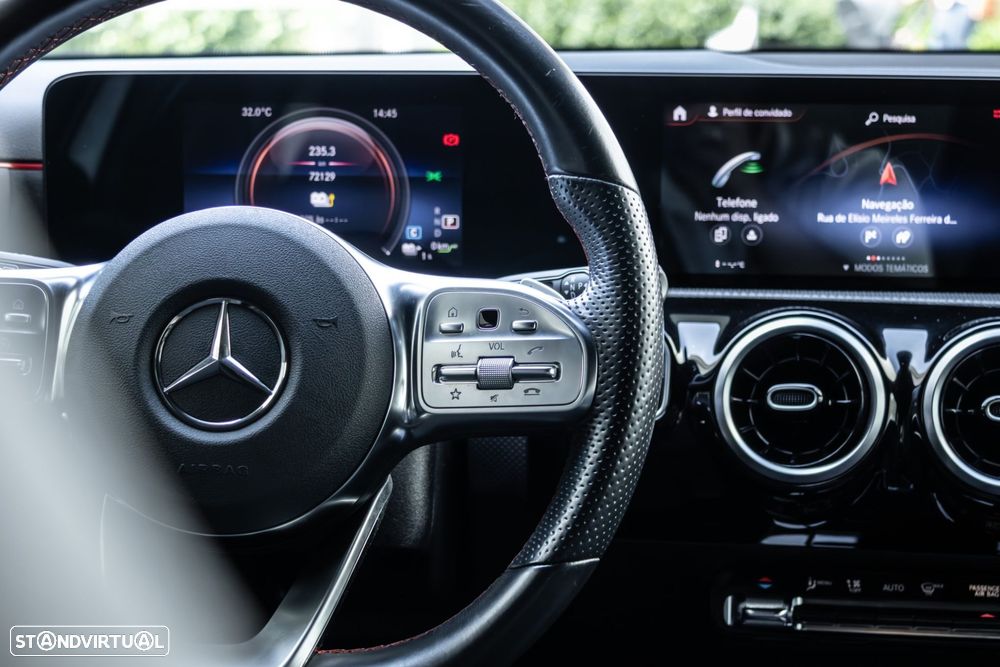 Mercedes-Benz A 250 e AMG Line - 21