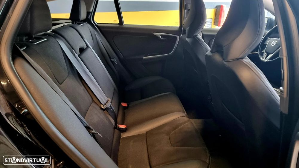 Volvo V60 1.6 D2 Drive Momentum Start/Stop - 7