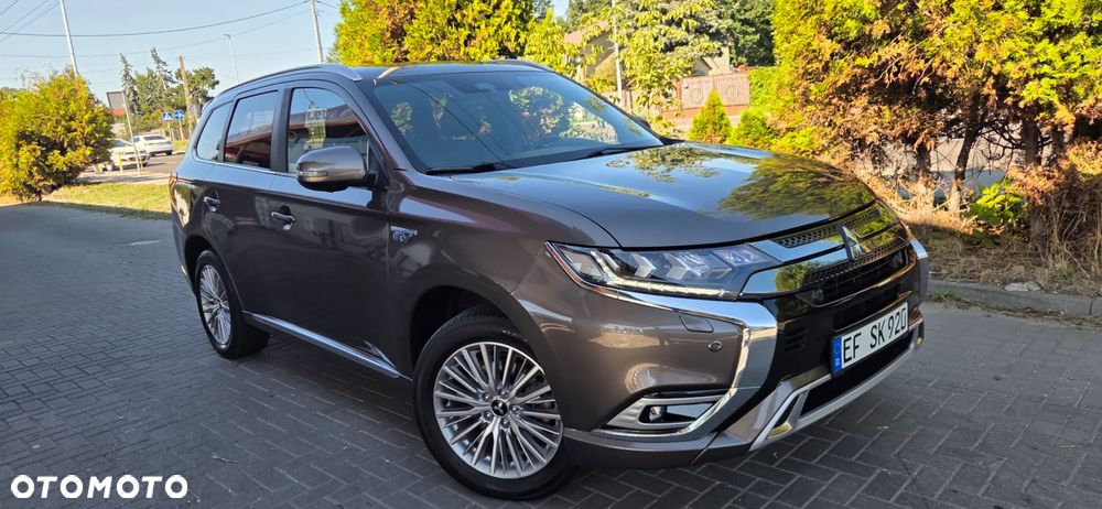 Mitsubishi Outlander 2.4 4WD Diamant+ - 19