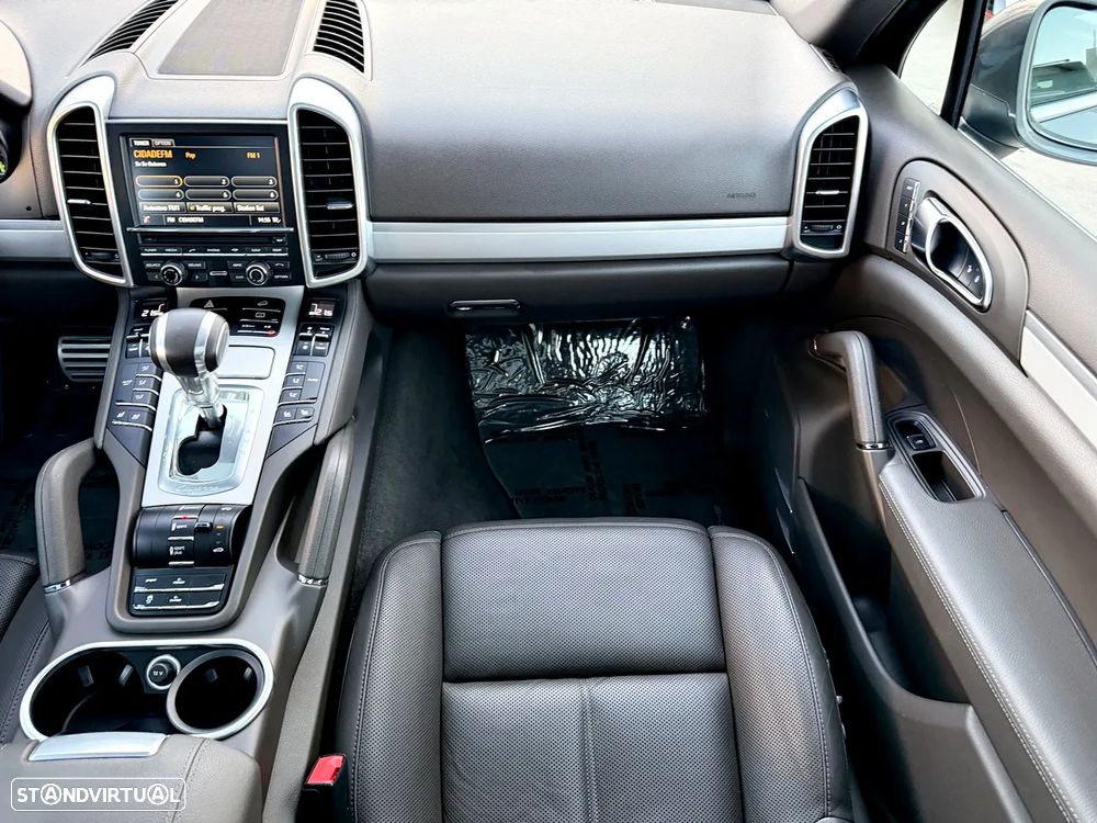 Porsche Cayenne S Hybrid - 11