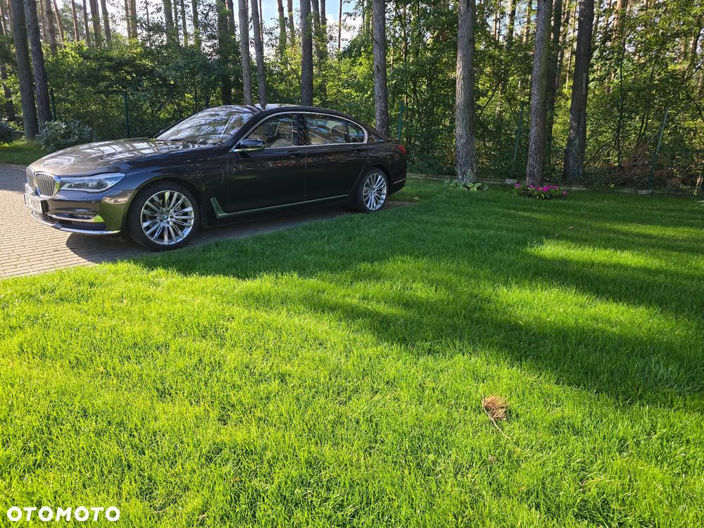 BMW Seria 7 740Le iPerformance - 2