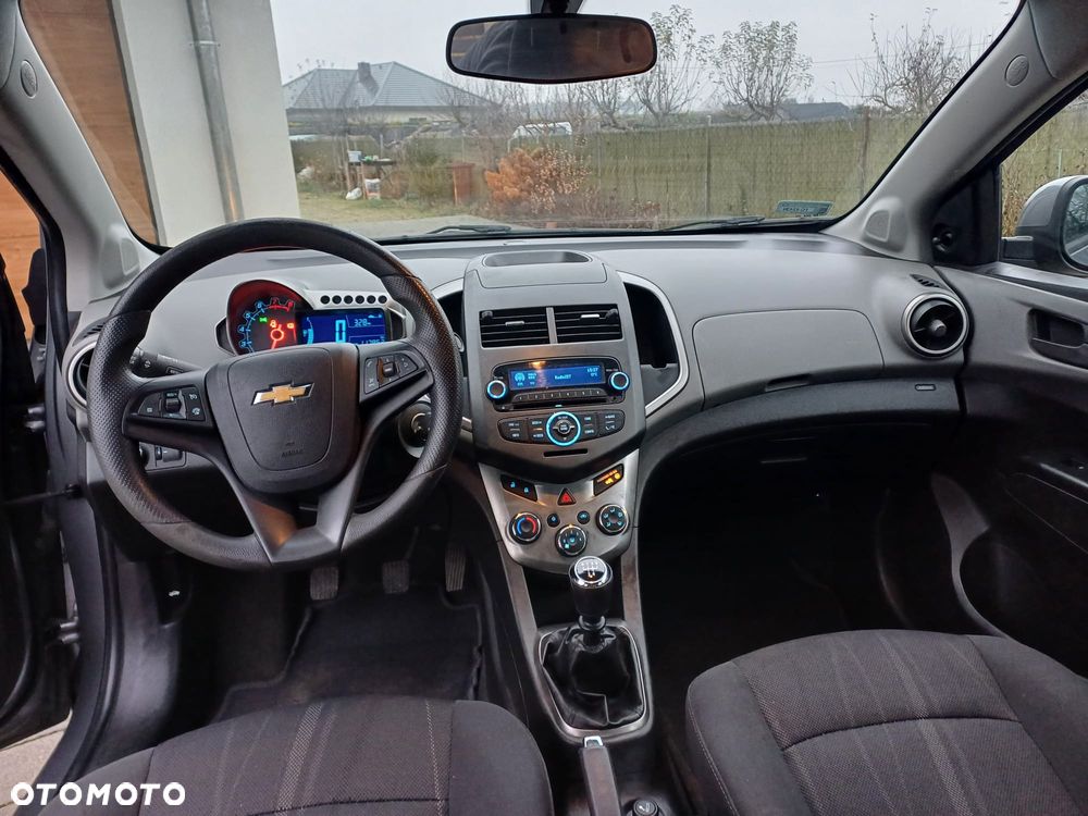 Chevrolet Aveo 1.2 LT - 11