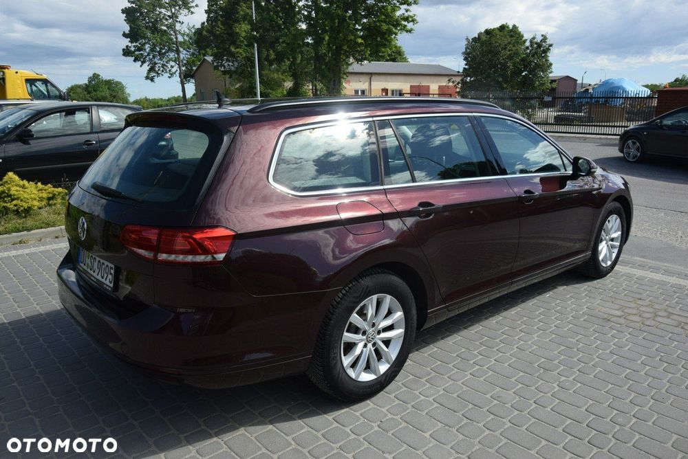 Volkswagen Passat - 16