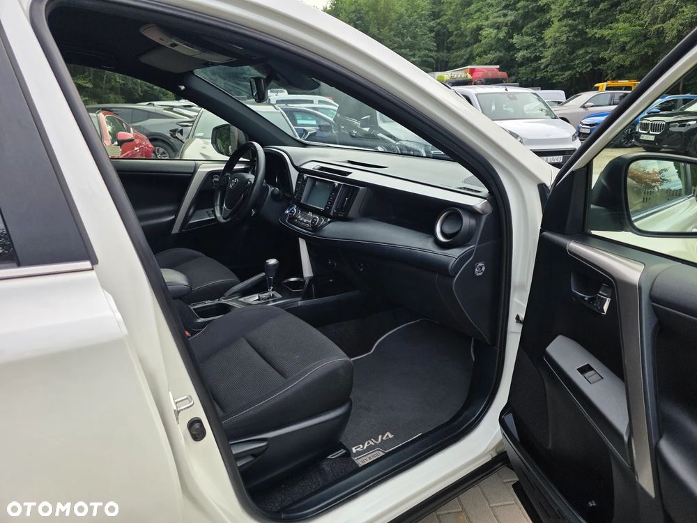 Toyota RAV4 Hybrid Premium 4x2 - 13