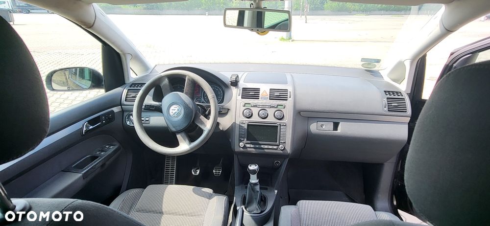 Volkswagen Touran - 5