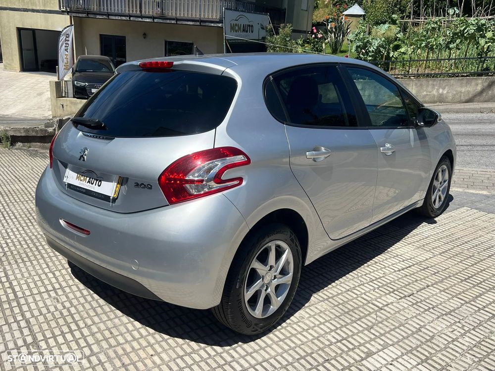 Peugeot 208 1.2 PureTech Style - 6