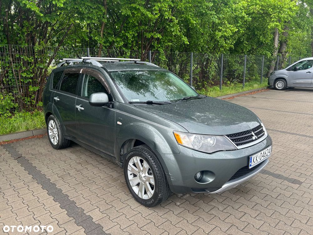 Mitsubishi Outlander 3.0 V6 XLS - 9