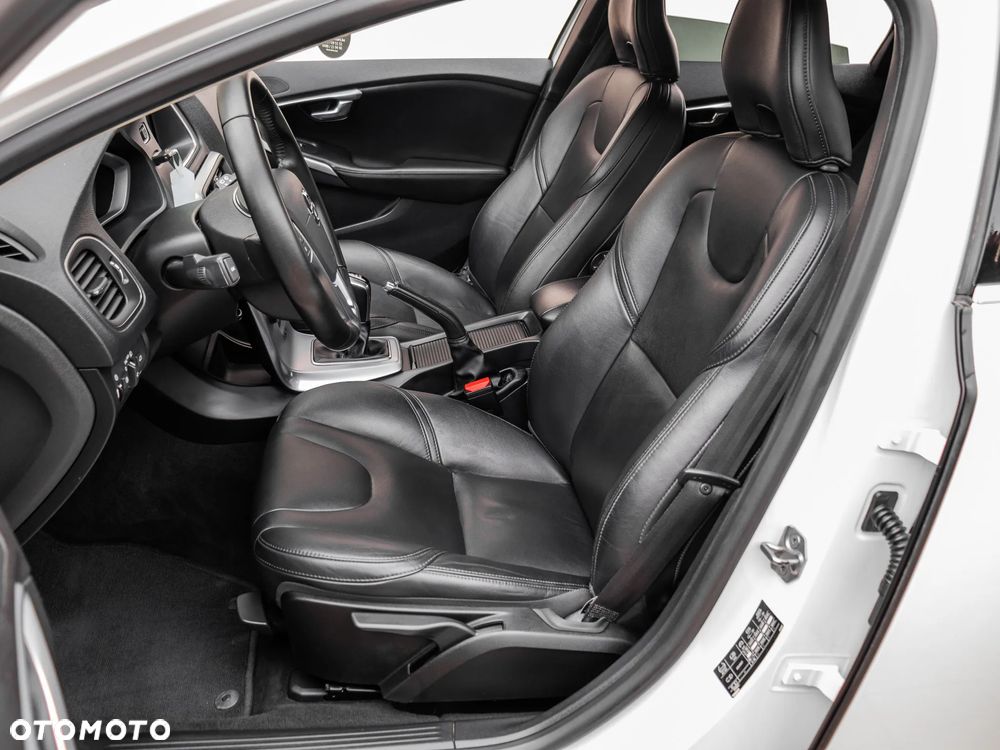 Volvo V40 T2 Inscription - 13