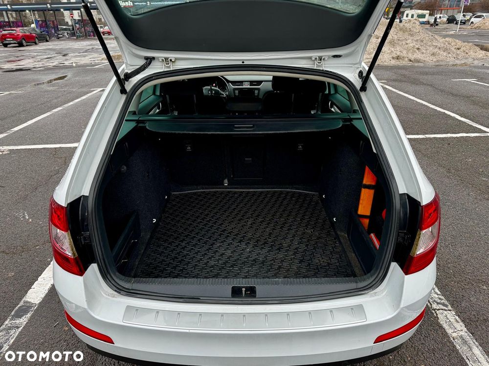 Skoda Octavia 1.6 TDI (Green tec) DSG Ambition - 9