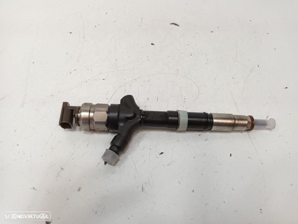 INJETOR TOYOTA AVENSIS BERLINA T25 - 1