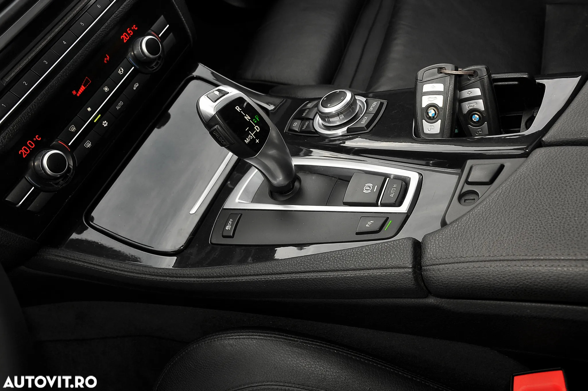 BMW Seria 5 520d - 32