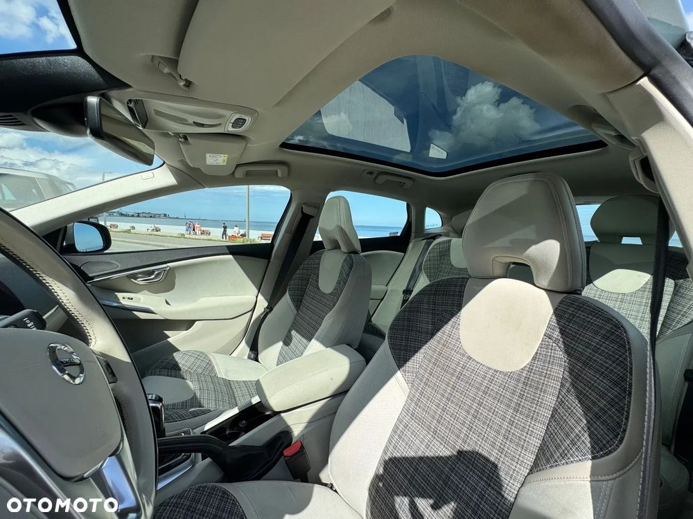 Volvo V40 D4 Drive-E Inscription - 9