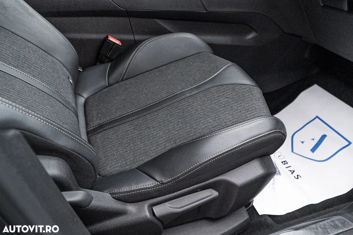 Peugeot 3008 PureTech 130 Stop & Start GPF EAT8 GT - 36